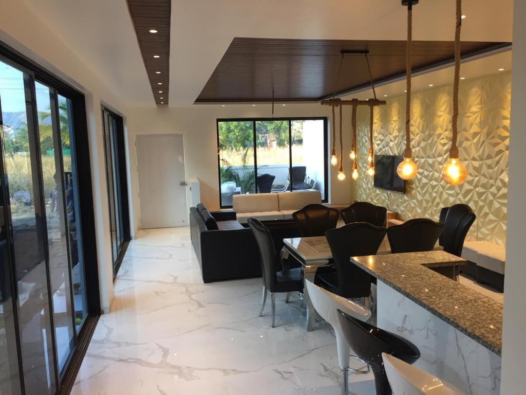 Platinum Villa 3Bhk Lonavala Buitenkant foto